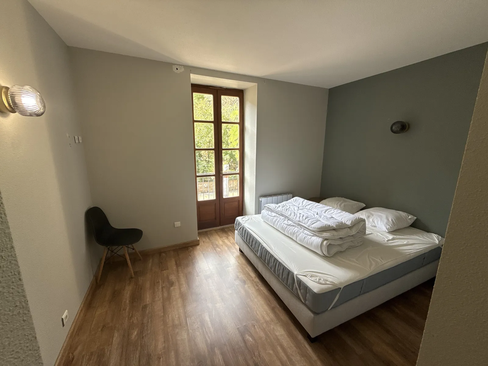 Chambre double avec tête de lit verte, Les Raspes