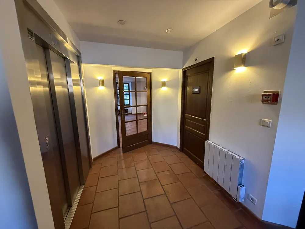 Hall d'entrée de la demeure Les Raspes